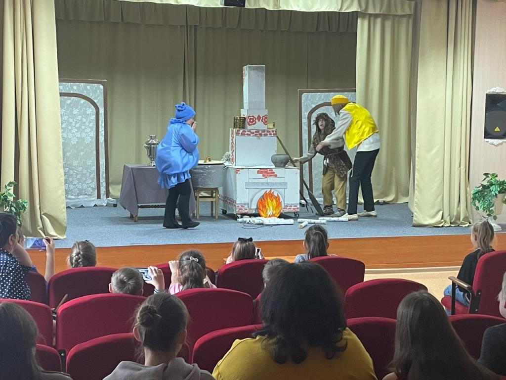 Финальный в этом году показ интерактивного представления «Пузырь, Соломинка и Лапоть»