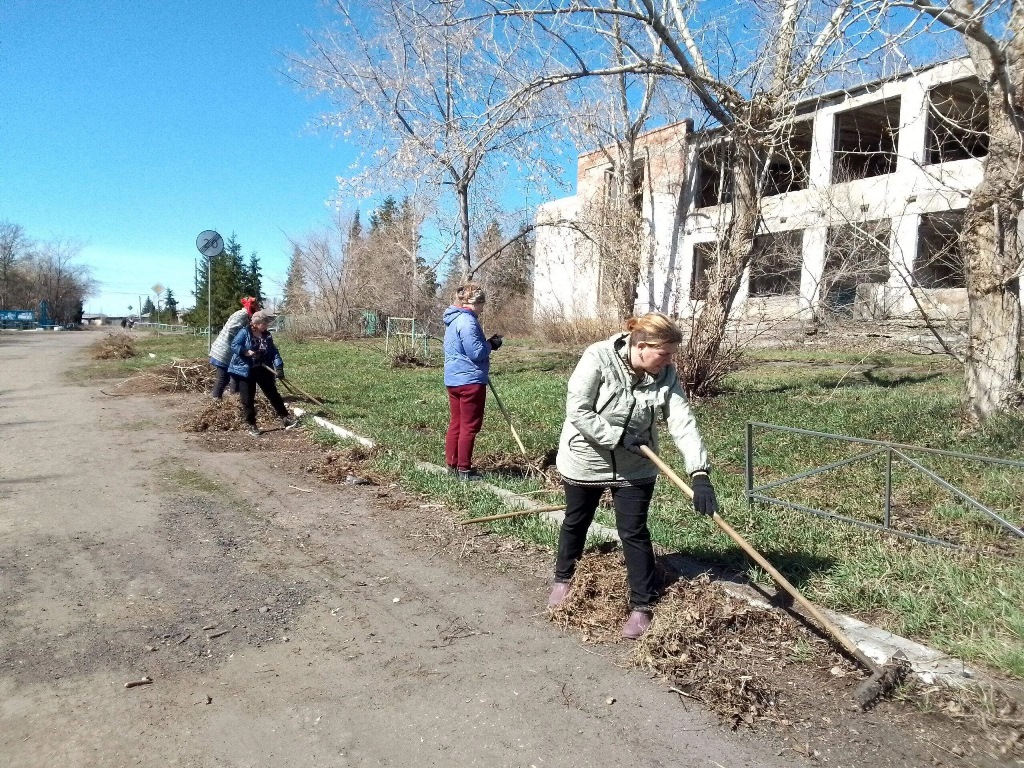 Субботники на территории сельских поселений Тюкалинского района